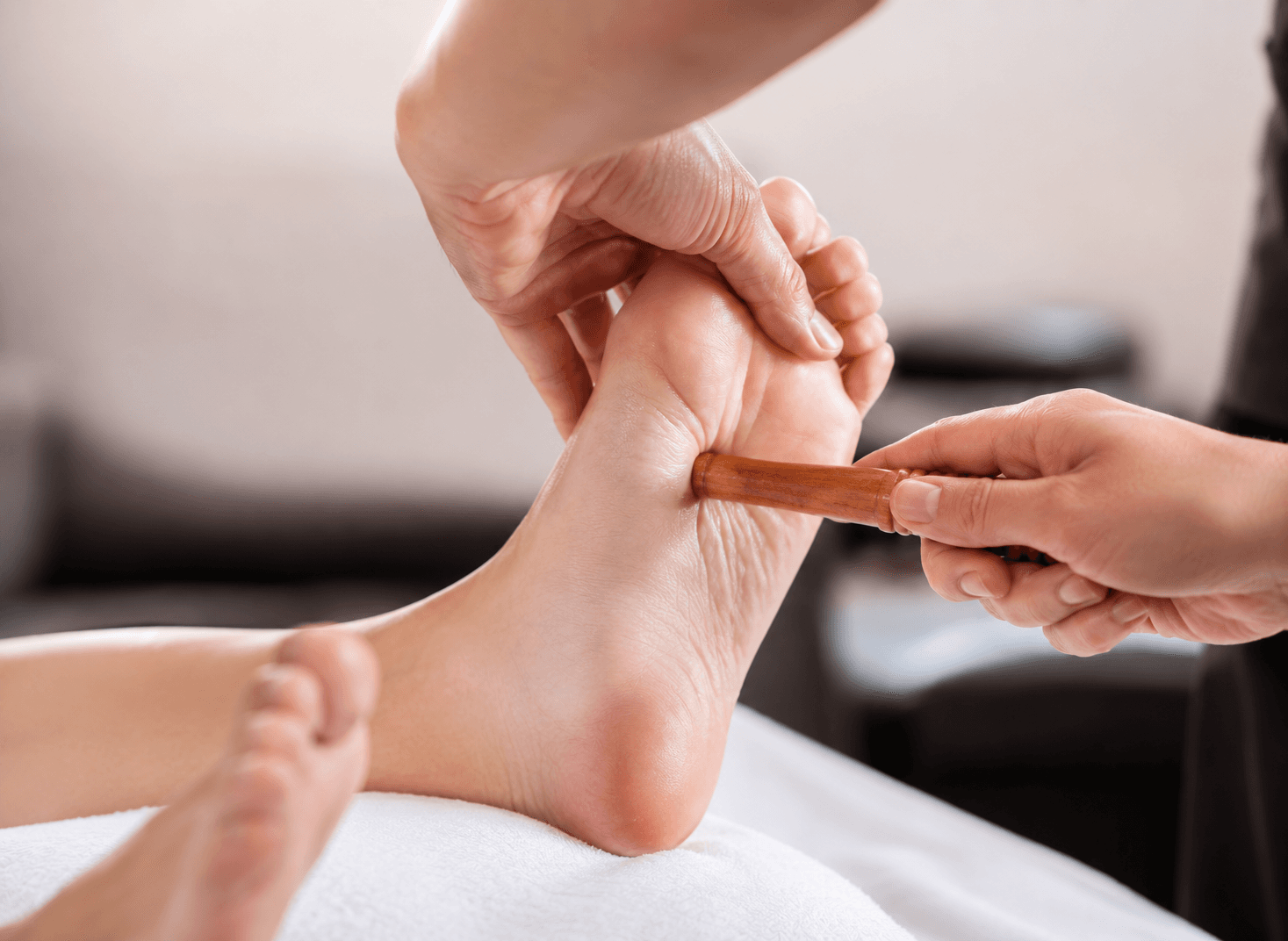 Foot Reflexology treatment at Calmlly Jaipur